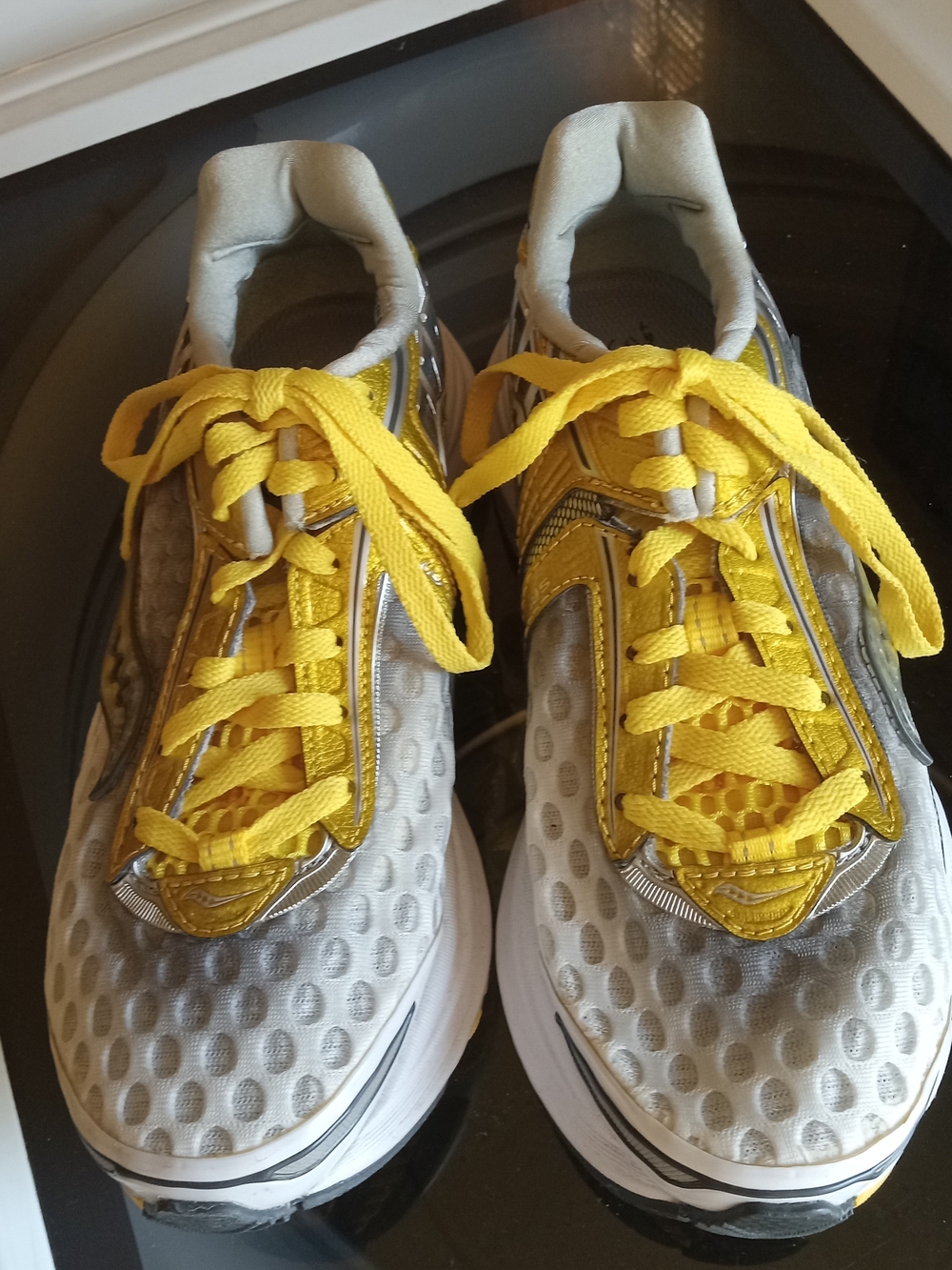 Saucony Yellow & White Running Sneakers - Picture 6 of 8